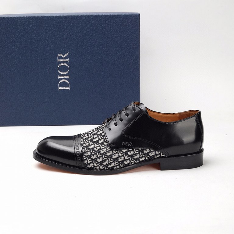 Dior Derby Shoes｜Leather soled formal shoes｜Meticulously crafted in open-edge beaded cowhide｜Water dyed cowhide lining｜With classic lace-up closure｜Side embossed logo｜Sheeny stacked heel for a touch of style｜Can be worn 