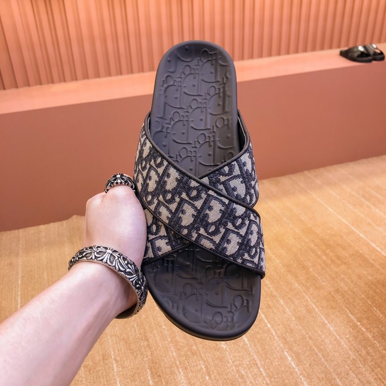 Dior Dior  2024 men's summer slippers, high-end boutique, upper calfskin embossed, loose and comfortable, recommended to get, lined with head layer calfskin, double-layer combination outsole!Size38-45.