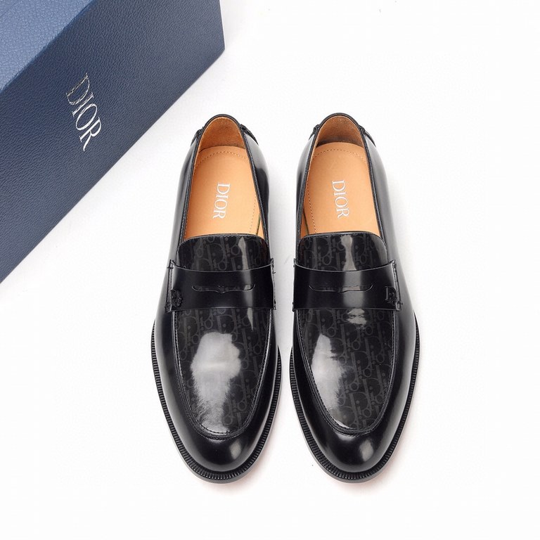 Dior Derby Shoes｜Leather soled formal shoes｜Meticulously crafted in open-edge beaded cowhide｜Water dyed cowhide lining｜With classic lace-up closure｜Side embossed logo｜Sheeny stacked heel for a touch of style｜Can be worn 