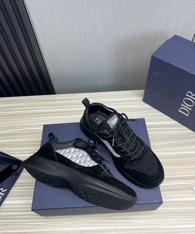 Factory   DIOR.Dior Couple's Hot Sale The new trend is destined to be a mainstream super single  .  upper using exclusive customized original cowhide material   cow game meat splicing brand special LOGO fabrics  outsole 