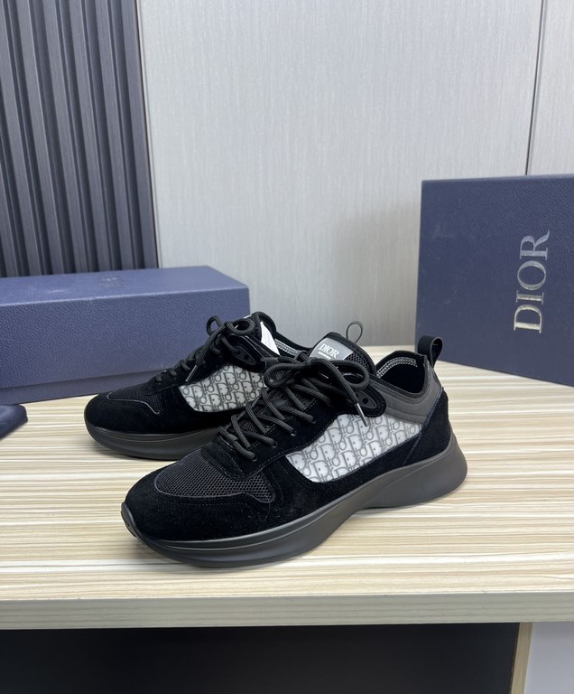 Factory   DIOR.Dior Couple's Hot Sale The new trend is destined to be a mainstream super single  .  upper using exclusive customized original cowhide material   cow game meat splicing brand special LOGO fabrics  outsole 