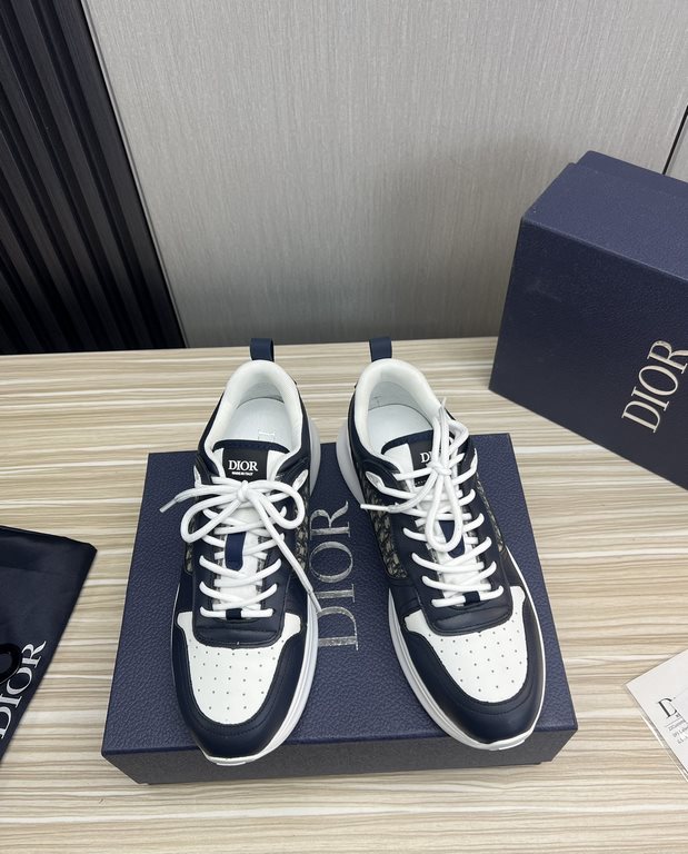 Factory   DIOR.Dior Couple's Hot Sale The new trend is destined to be a mainstream super single  .  upper using exclusive customized original cowhide material   cow game meat splicing brand special LOGO fabrics  outsole 