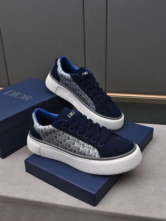 P Dio~r   A fresh take on the classic tennis shoe, the B33 sneaker is a sleek silhouette with a chunky texture. Crafted from cowhide leather with an Oblique print, they feature a padded tongue with Dior logo, wide mohair