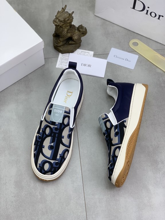 Factory price   Dior new [Dior] SSFENDI    classic versatile models  original pattern LOGO classic elements everywhere show personalized, with what pants are good    shoes imported Italian calf leather, imported first la