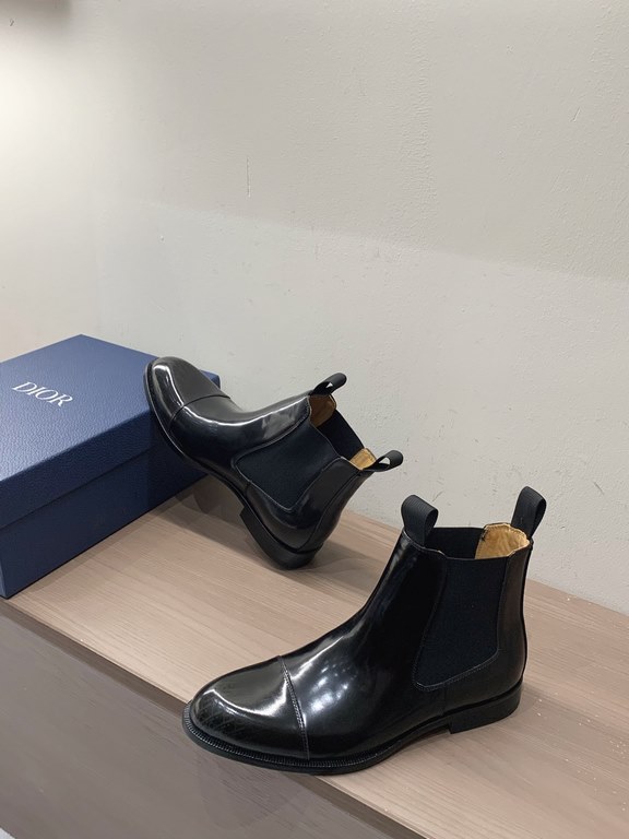 DIOR Dior boutique men's boots, uppers imported cowhide, water-dyed cowhide lining, leather outsole, yards 38-44 (45 customized non-refundable and non-exchangeable), in stock!