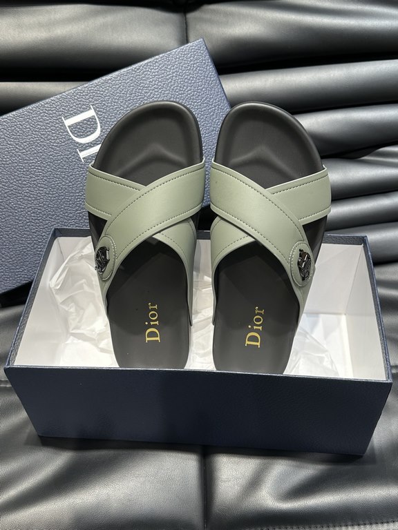 Dio~ High-end men's summer slippers, upper material head layer cowhide, original hardware decoration, private mold outsole, perfect details, showing the big style, casual loose comfortable type, high quality boutique, su