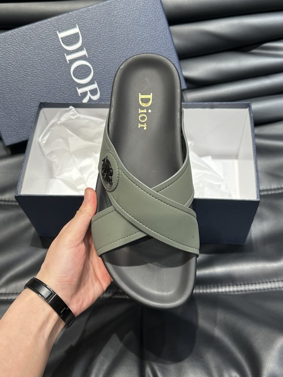 Dio~ High-end men's summer slippers, upper material head layer cowhide, original hardware decoration, private mold outsole, perfect details, showing the big style, casual loose comfortable type, high quality boutique, su