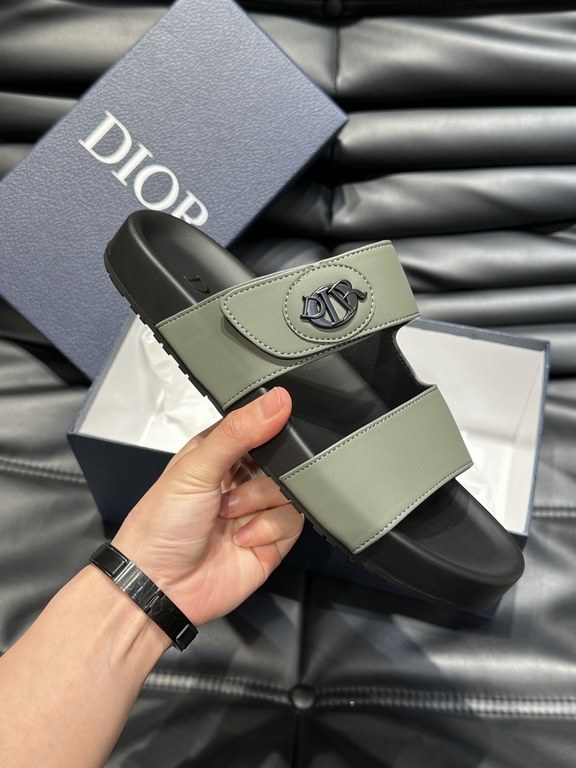 Dio~ High-end men's summer slippers, upper material head layer cowhide, original hardware decoration, private mold outsole, perfect details, showing the big style, casual loose comfortable type, high quality boutique, su