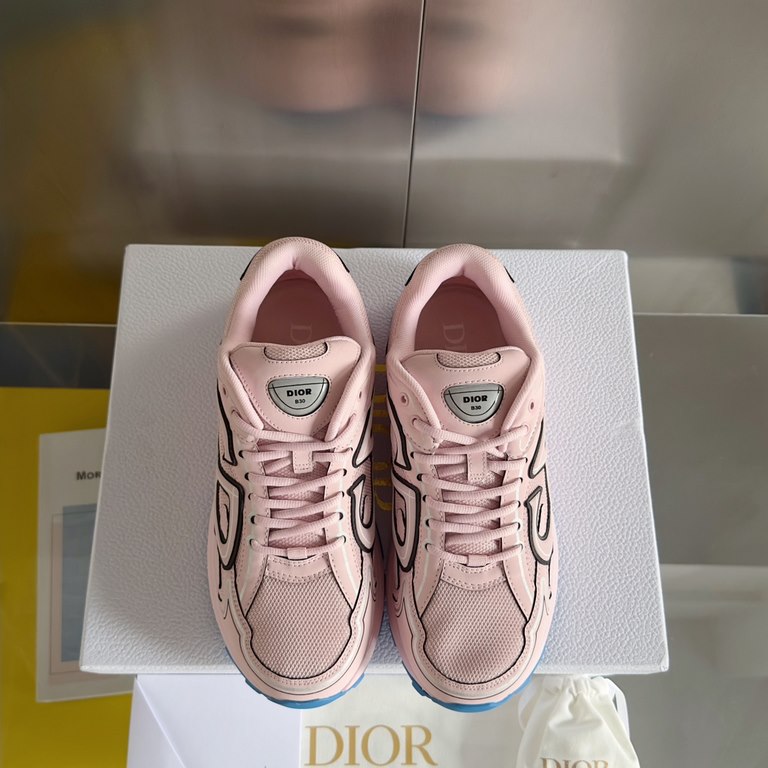 [Dongguan Goods] New ColorwayDior Dior B30 Reflective Dad ShoesThe Dior logo on the tongue also indicates that these shoes are the B30 model! The B30 utilizes delicate leather and mesh fabric materials to form the body o