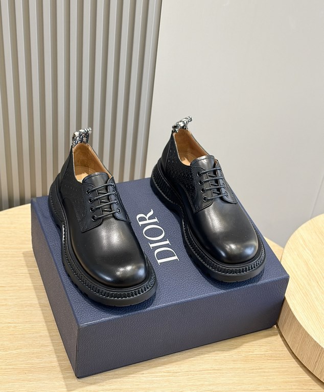 Dior BUffalo Men's Derby ShoesThe Dior BUffalo men's derby shoe is a new addition to the Spring 2014 men's collection, combining out-of-the-box features with a couture aesthetic.The BUffalo men's derby shoe is a new addi