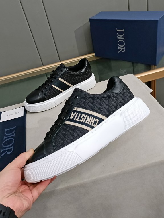 P Upgraded Dio~r   Fashion silhouette highlights the heavy texture. Crafted from cowhide  Dior-specific materials! With a Dior logo padded tongue and a foam sole, the ultra-lightweight, wear-resistant casual look adds a 