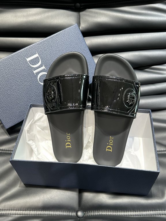 Dio~ High-end men's summer slippers, upper material head layer cowhide, original hardware decoration, private mold outsole, perfect details, showing the big style, casual loose comfortable type, high quality boutique, su