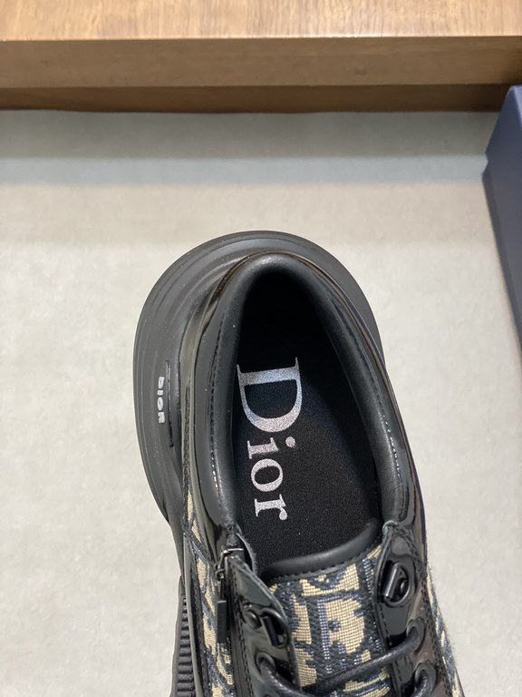 Dio - Dior  High version . Counter synchronization sale. Upper made of imported Italian cowhide leather  with original printed fabric. Original water-dyed cowhide lining. Highlighting the high end - noble - grade workman