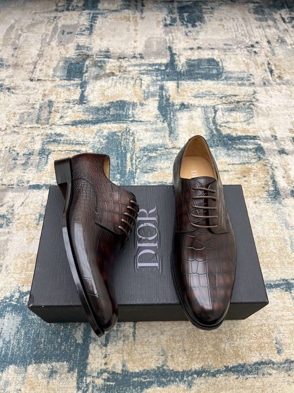 Dior ~ Size38-45D's new men's high-end men's business shoes, made of imported calfskin leather, hand-rubbed color change process, with cowhide liningpadded feet, imported Italian leather outsole, showing luxury!