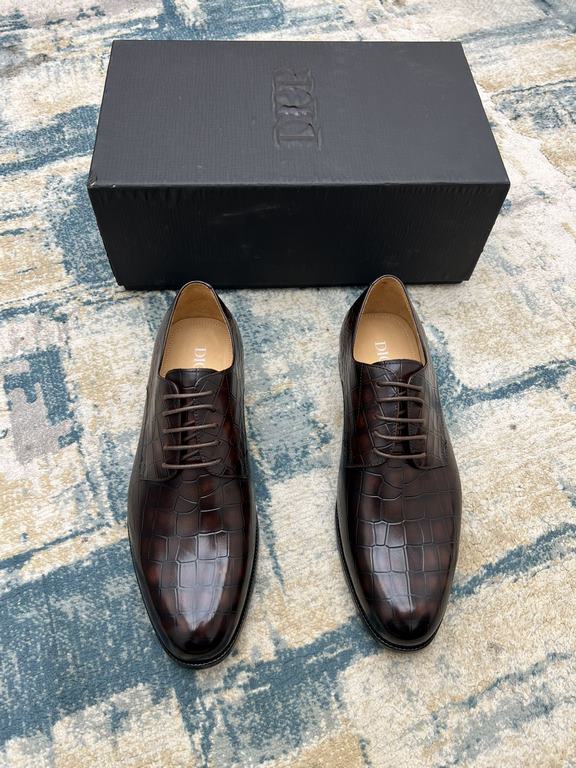 Dior ~ Size38-45D's new men's high-end men's business shoes, made of imported calfskin leather, hand-rubbed color change process, with cowhide liningpadded feet, imported Italian leather outsole, showing luxury!