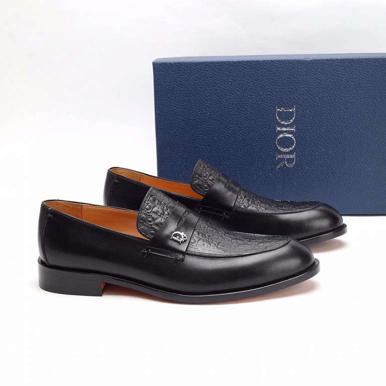 Dior Derby Shoes｜Leather soled formal shoes｜Meticulously crafted in open-edge beaded cowhide｜Water dyed cowhide lining｜With classic lace-up closure｜Side embossed logo｜Sheeny stacked heel for a touch of style｜Can be worn 