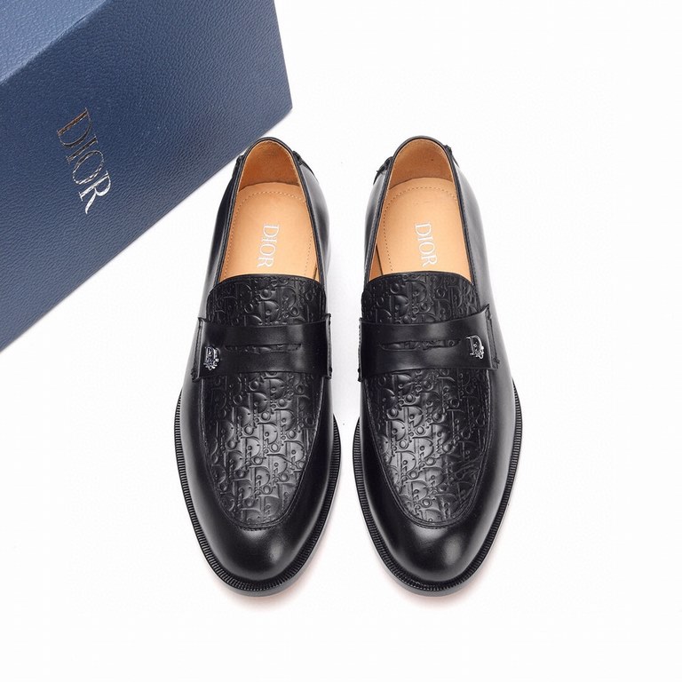 Dior Derby Shoes｜Leather soled formal shoes｜Meticulously crafted in open-edge beaded cowhide｜Water dyed cowhide lining｜With classic lace-up closure｜Side embossed logo｜Sheeny stacked heel for a touch of style｜Can be worn 