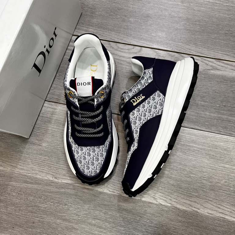 Factory   Dior new casual sneakers     Casual fashion explosion,   version of the simple atmosphere,   The fabric is made of imported cowhide with cloth,   breathable mesh lining, the original wear-resistant rubber outso