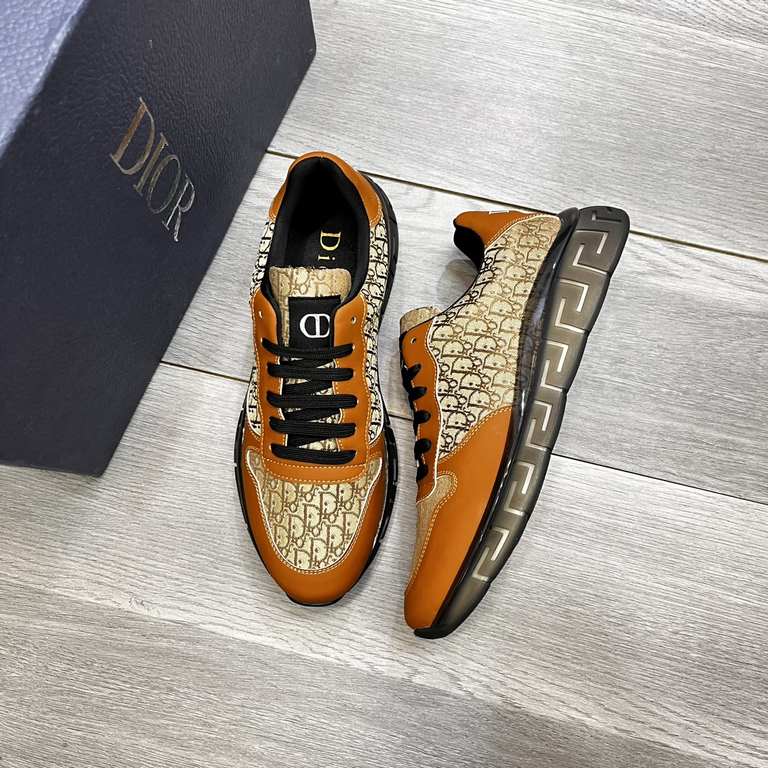 Factory   Dior's latest models of casual sneakers     Casual fashion explosion,   version of the simple atmosphere,   fabric using imported cowhide leather with the original fabric,   breathable mesh lining, the original