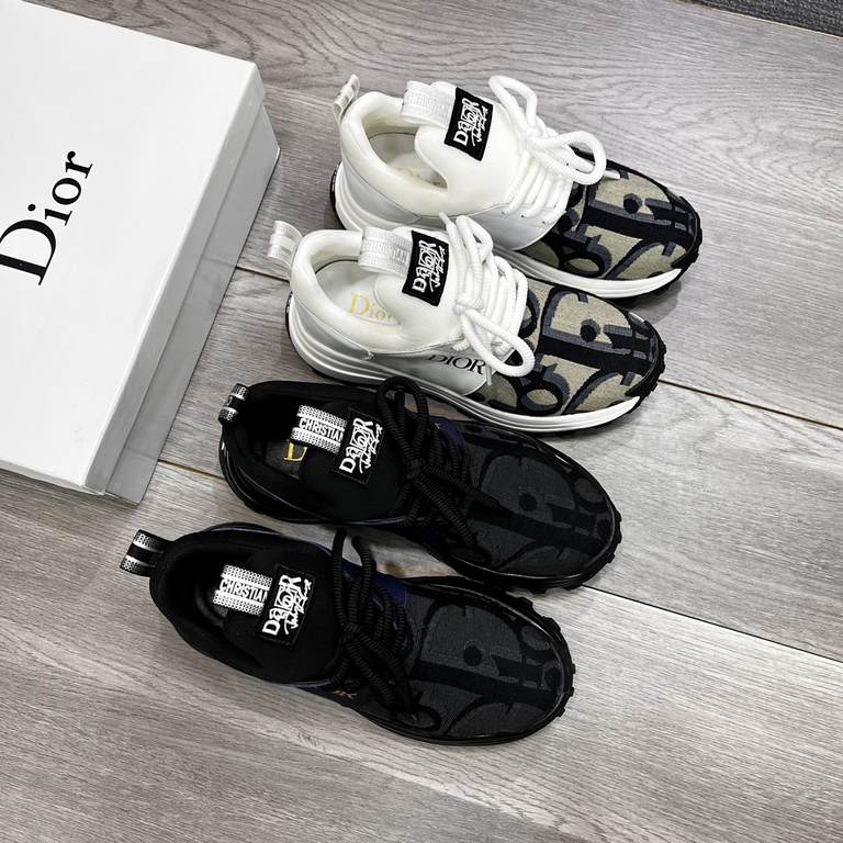 Factory   Dior new casual sneakers     Casual fashion explosion,   version of the simple atmosphere,   The fabric is made of imported cowhide with cloth,   breathable mesh lining, the original wear-resistant rubber outso