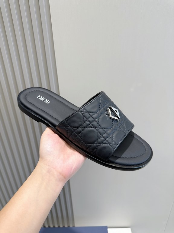 Dior Alias Men's Cowhide SlippersNew for summer, these Alias sandals make a statement of casual elegance. Crafted from grained cowhide leather, Oblique printed fabric and lined with cowhide leather! Cross-strap design wi