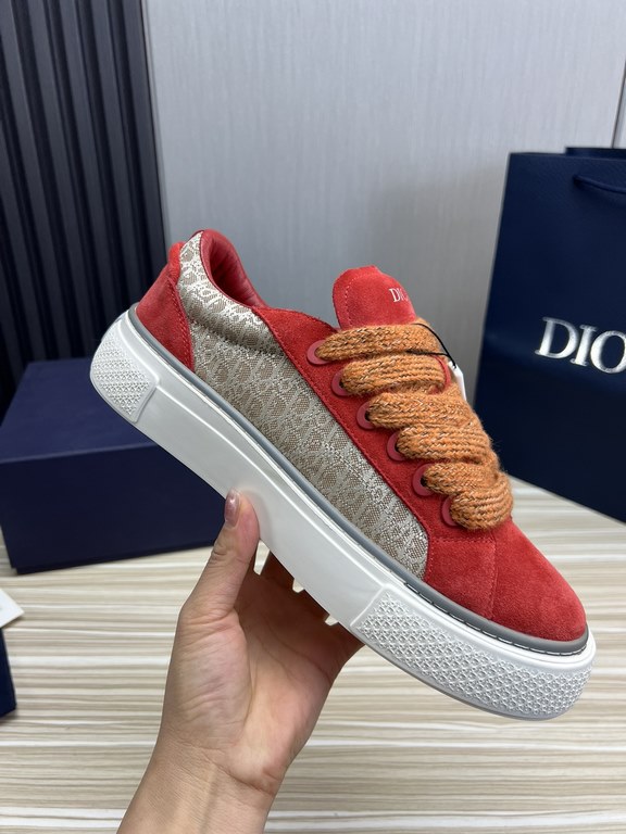 Dior Dior.B33 seriesCouple's casual board shoes qingkv    Original purchaseCrafted from Dior cowhide leather, the side panels are adorned with a canvas panel in the same shade of the CD Diamond pattern.The CD Icon lace e