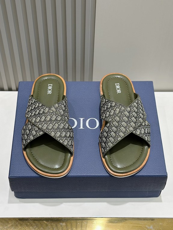 Dior Alias Men's Leather SlippersNew for summer, these Alias sandals make a statement of casual elegance. Crafted from grained cowhide leather, Oblique print fabric and cowhide lining! Cross-strap design with metal overl