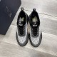 Factory   Dior's latest models of casual sneakers     Casual fashion explosion,   version of the simple atmosphere,   fabric using imported cowhide leather with the original fabric,   sheepskin lining, the original wear-