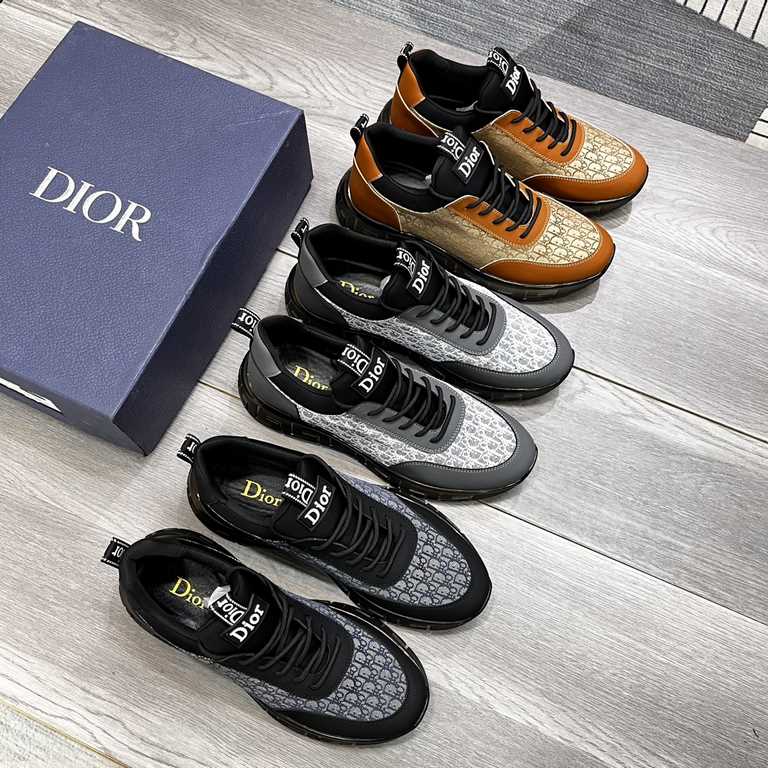 Factory   Dior's latest models of casual sneakers     Casual fashion explosion,   version of the simple atmosphere,   fabric using imported cowhide leather with the original fabric,   sheepskin lining, the original wear-