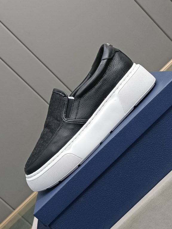 P Upgraded Dio~r   Fashion silhouette highlights the heavy texture. Crafted from cowhide  Dior-specific materials! With a Dior logo padded tongue and a foam sole, the ultra-lightweight, wear-resistant casual look adds a 