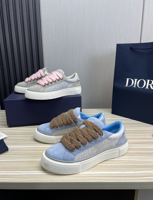 Dior Dior.B33 seriesCouple's casual board shoes qingkv    Original purchaseCrafted from Dior cowhide leather, the side panels are adorned with a canvas panel in the same shade of the CD Diamond pattern.The CD Icon lace e