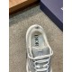 Dior Dior B22 Men's Jogging Fashion SneakersThis piece draws inspiration from vintage joggers. Featuring a chunky low-top design, the upper is made from selected cowhide leather and mesh fabric with a black and white emb