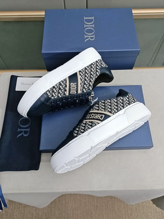 P Upgraded Dio~r   Fashion silhouette highlights the heavy texture. Crafted from cowhide  Dior-specific materials! With a Dior logo padded tongue and a foam sole, the ultra-lightweight, wear-resistant casual look adds a 