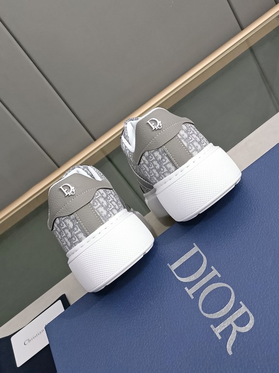 P Upgraded Dio~r   Fashion silhouette highlights the heavy texture. Crafted from cowhide  Dior-specific materials! With a Dior logo padded tongue and a foam sole, the ultra-lightweight, wear-resistant casual look adds a 