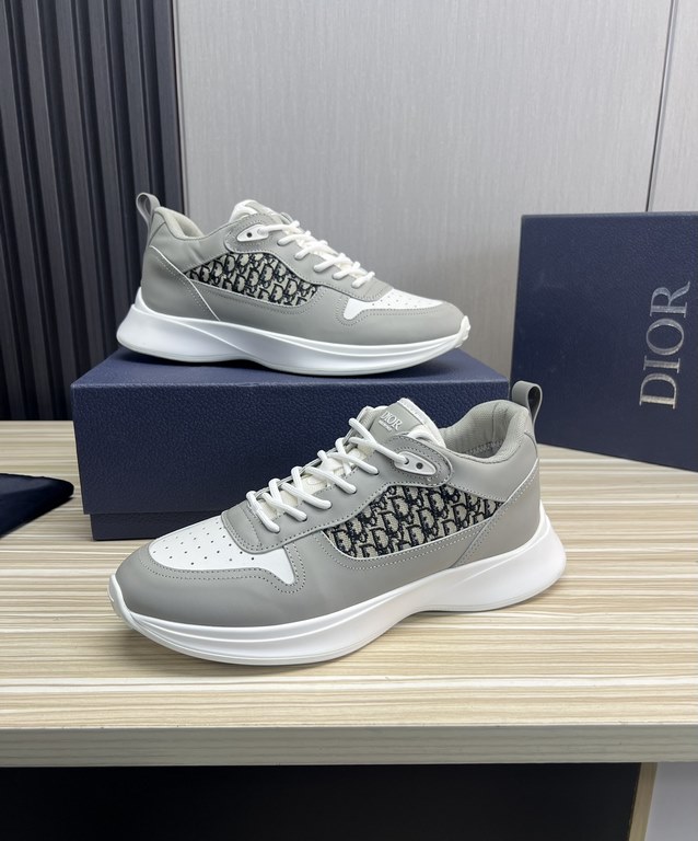 Factory   DIOR.Dior Couple's Hot Sale The new trend is destined to be a mainstream super single  .  upper using exclusive customized original cowhide material   cow game meat splicing brand special LOGO fabrics  outsole 