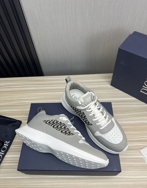 Factory   DIOR.Dior Couple's Hot Sale The new trend is destined to be a mainstream super single  .  upper using exclusive customized original cowhide material   cow game meat splicing brand special LOGO fabrics  outsole 