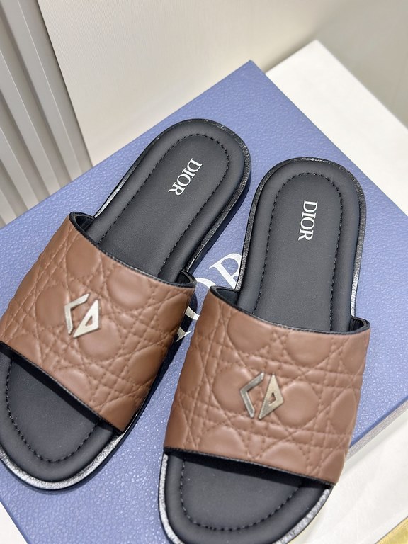 Dior Alias Men's Cowhide SlippersNew for summer, these Alias sandals make a statement of casual elegance. Crafted from grained cowhide leather, Oblique printed fabric and lined with cowhide leather! Cross-strap design wi