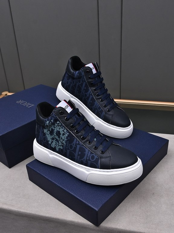 P Upgraded Dio~r   This B33 sneaker is a new take on the classic tennis shoe, with a sleek silhouette that emphasizes chunky texture. Crafted from cowhide leather with an Oblique print, they feature a padded tongue with 