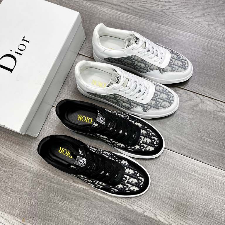 Factory   Dior new casual sneakers     Casual fashion pop models,   version of the simple atmosphere,   The fabric is made of imported cowhide leather with cloth,   sheepskin lining, the original wear-resistant rubber ou