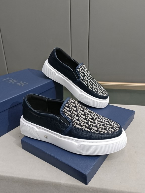 P Upgraded Dio~r   Fashion silhouette highlights the heavy texture. Crafted from cowhide  Dior-specific materials! With a Dior logo padded tongue and a foam sole, the ultra-lightweight, wear-resistant casual look adds a 