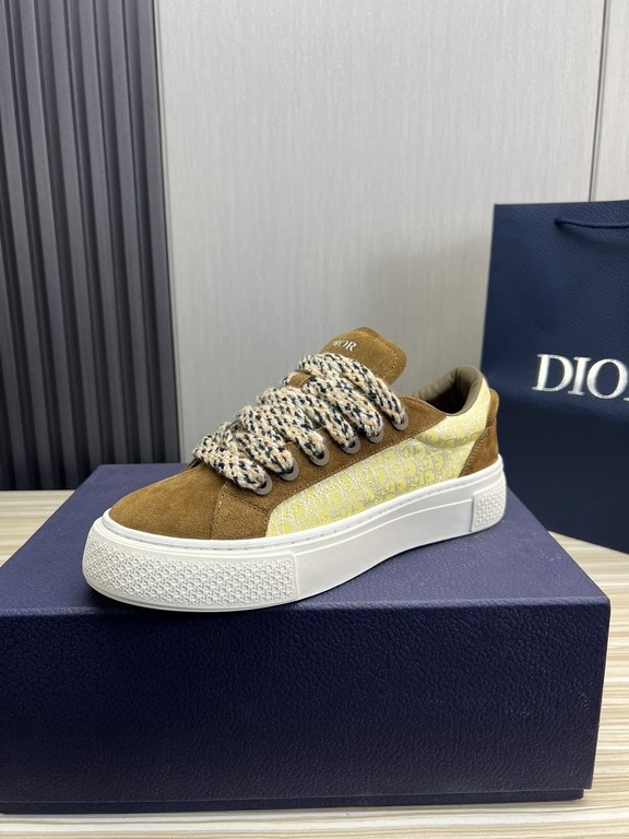 Dior Dior.B33 seriesCouple's casual board shoes qingkv    Original purchaseCrafted from Dior cowhide leather, the side panels are adorned with a canvas panel in the same shade of the CD Diamond pattern.The CD Icon lace e