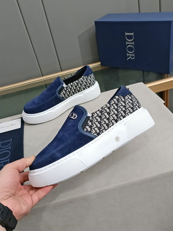 P Upgraded Dio~r   Fashion silhouette highlights the heavy texture. Crafted from cowhide  Dior-specific materials! With a Dior logo padded tongue and a foam sole, the ultra-lightweight, wear-resistant casual look adds a 