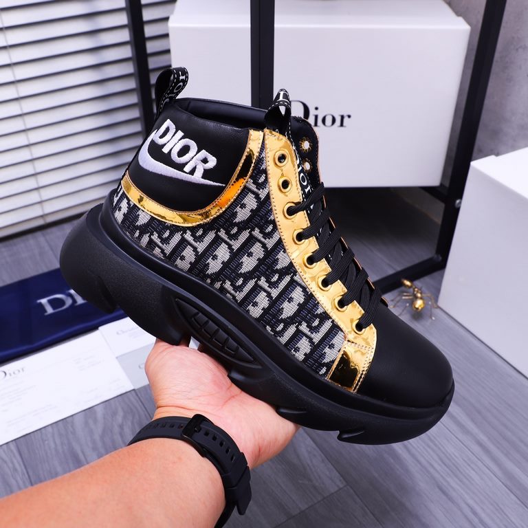 Brand Dior Casual ShoesSize 38-44Material Original upper, sheepskin lining, original outsole.