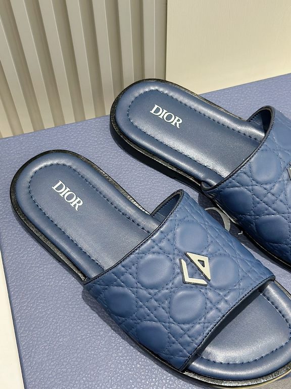 Dior Alias Men's Cowhide SlippersNew for summer, these Alias sandals make a statement of casual elegance. Crafted from grained cowhide leather, Oblique printed fabric and lined with cowhide leather! Cross-strap design wi