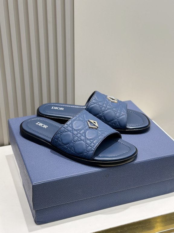 Dior Alias Men's Cowhide SlippersNew for summer, these Alias sandals make a statement of casual elegance. Crafted from grained cowhide leather, Oblique printed fabric and lined with cowhide leather! Cross-strap design wi