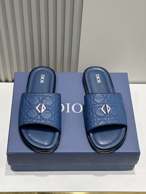 Dior Alias Men's Cowhide SlippersNew for summer, these Alias sandals make a statement of casual elegance. Crafted from grained cowhide leather, Oblique printed fabric and lined with cowhide leather! Cross-strap design wi