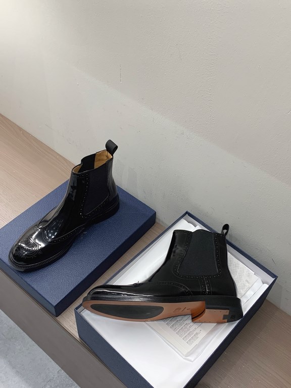 DIOR Dior boutique men's boots, uppers imported cowhide, water-dyed cowhide lining, leather outsole, yards 38-44 (45 customized non-refundable and non-exchangeable), in stock!