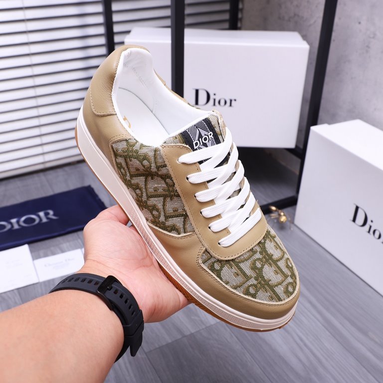 Brand Dior Casual ShoesSize 38-44Material Selected cowhide upper, sheepskin lining    original outsole