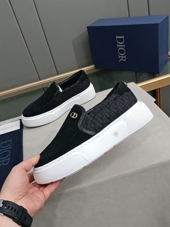 P Upgraded Dio~r   Fashion silhouette highlights the heavy texture. Crafted from cowhide  Dior-specific materials! With a Dior logo padded tongue and a foam sole, the ultra-lightweight, wear-resistant casual look adds a 