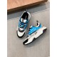 Dior Dior B22 Men's Jogging Fashion SneakersThis piece draws inspiration from vintage joggers. Featuring a chunky low-top design, the upper is made from selected cowhide leather and mesh fabric with a black and white emb